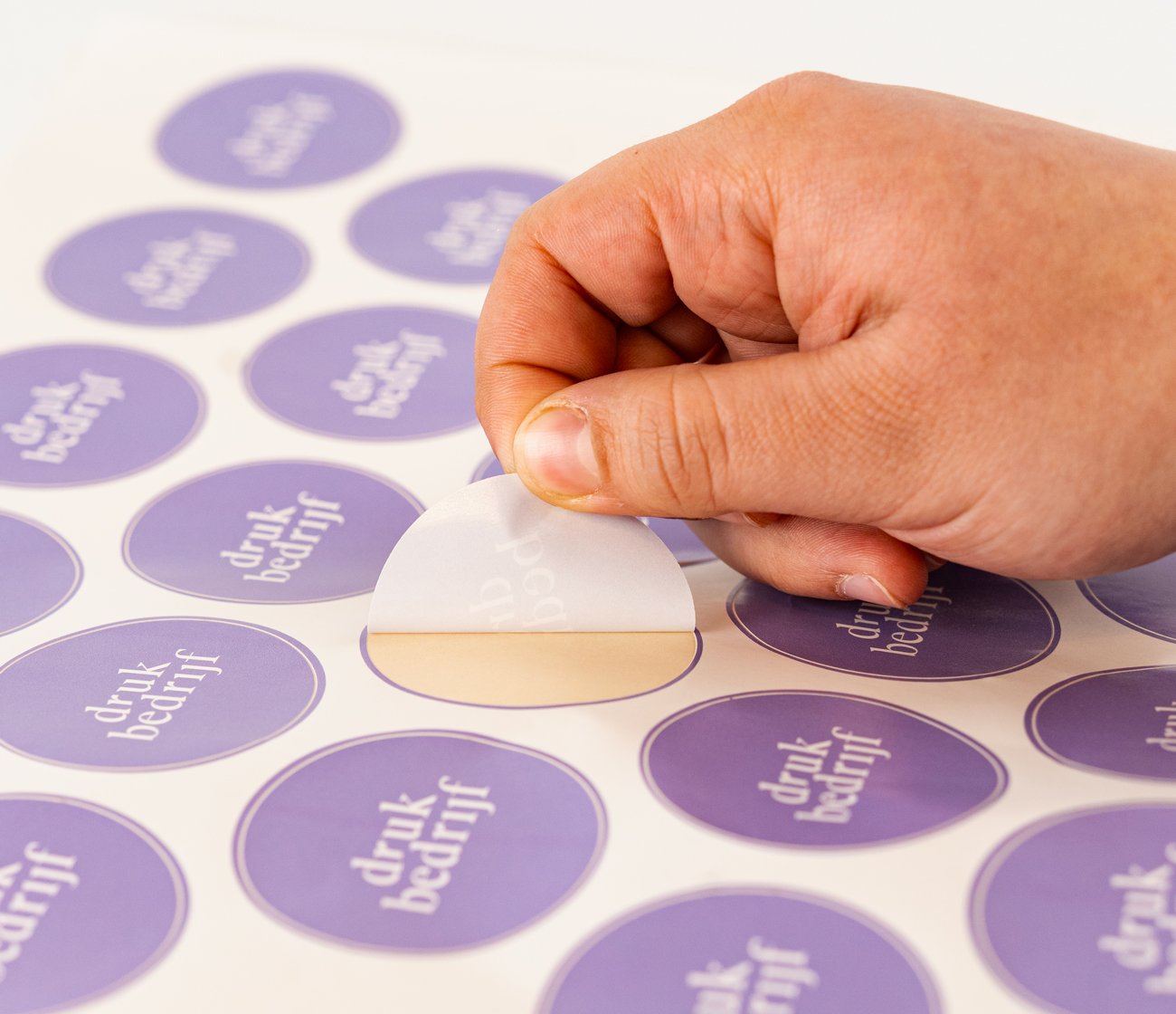 Ronde stickers op vel