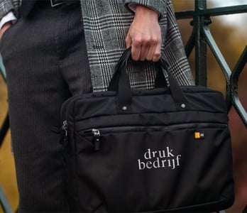 Laptop tas bedrukken met eigen logo