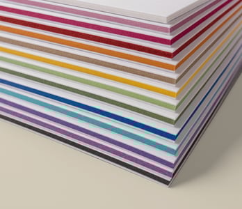 Gekleurde kern visitekaartjes voor professioneel design