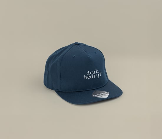 Opvallende snapback met logo voor klantenbinding