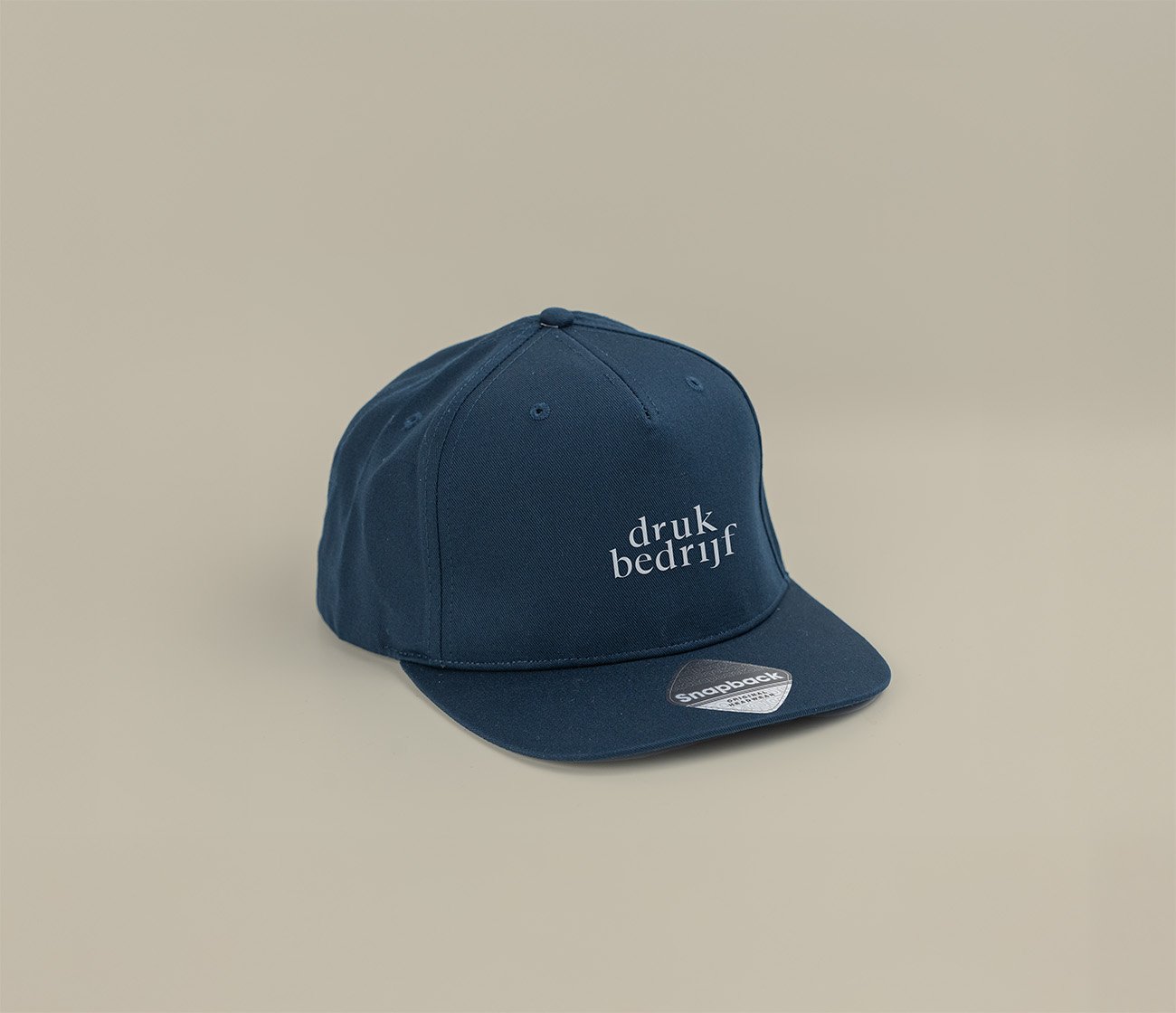 Opvallende snapback met logo voor klantenbinding