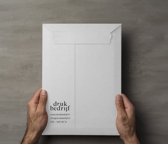 Kartonnen verzendenveloppen