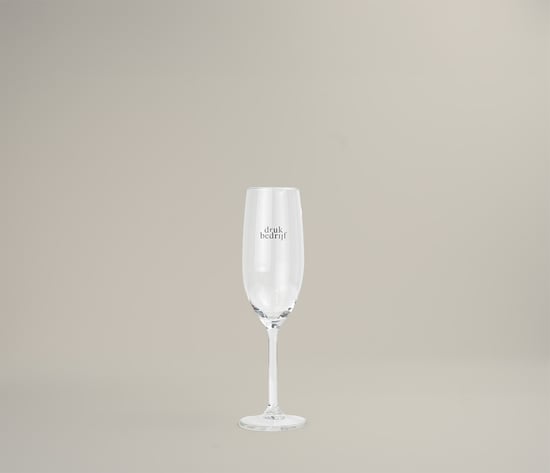Luxe champagne glazen met stijlvolle branding