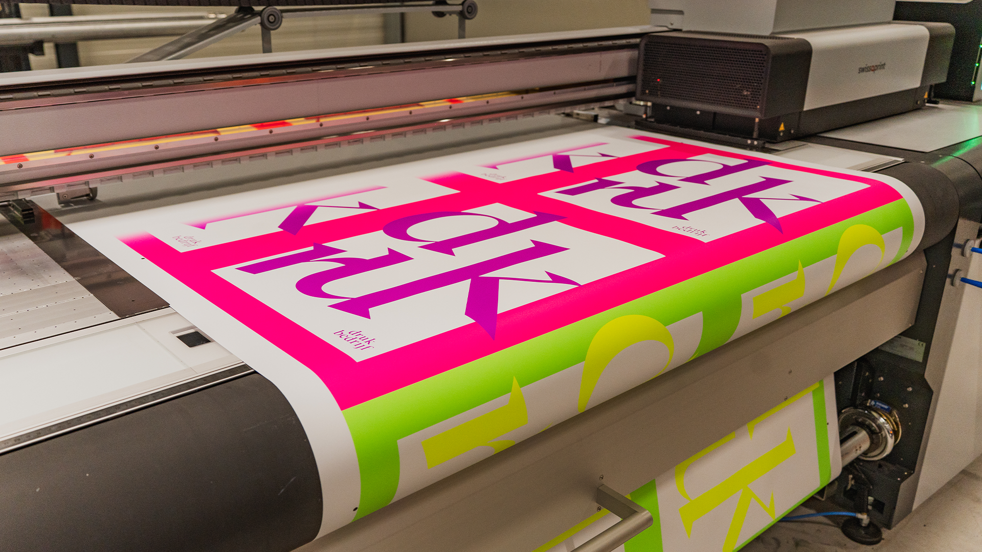 Drukwerk met neon print