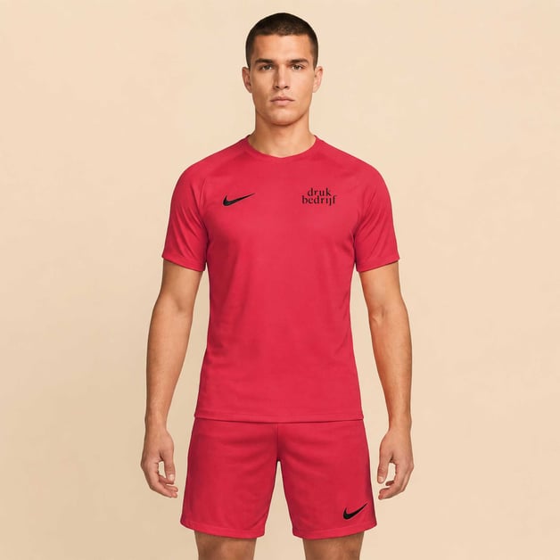 Rode sportshirt met bedrukking