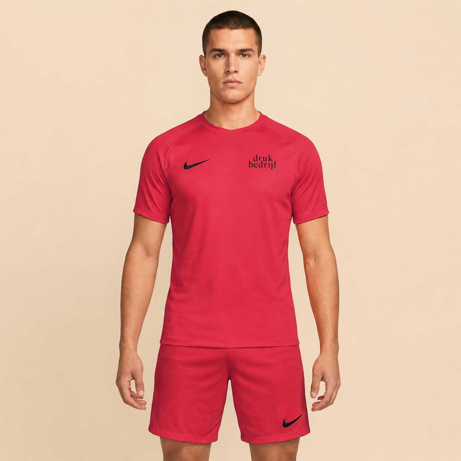 Rode sportshirt met bedrukking