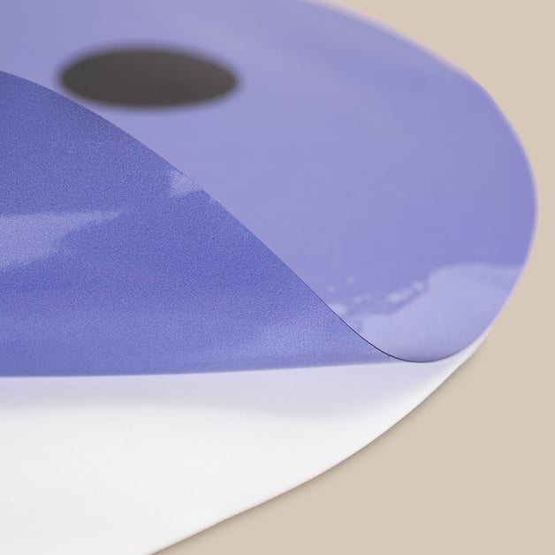 statische folie op raam plakken