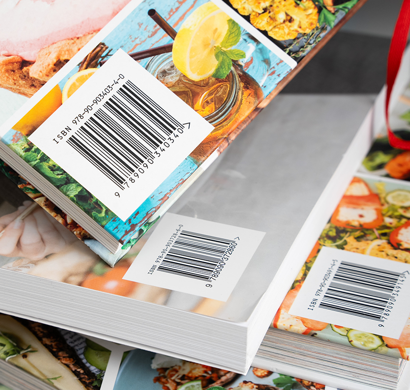 Boeken laten bedrukken met isbn barcode achterop drie maal op stapel.