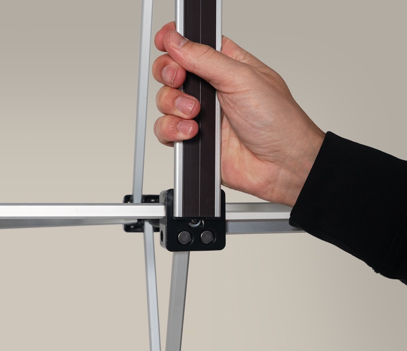 pop up wand vastzetten