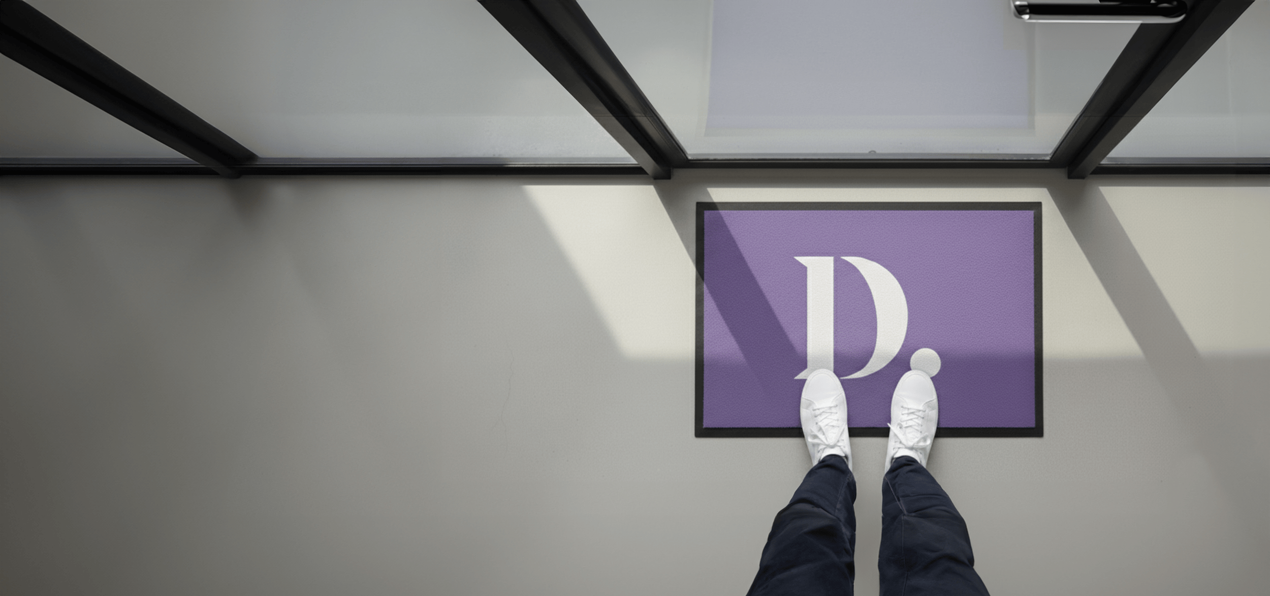 Bedrukte paarse deurmat met wit logo – professionele entree mat