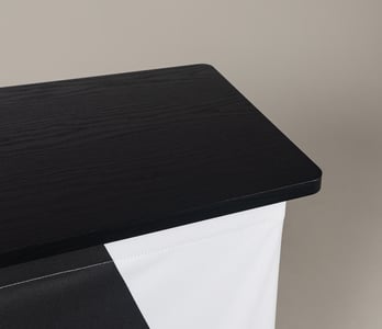 Gepersonaliseerde beursbalie met eigen logo