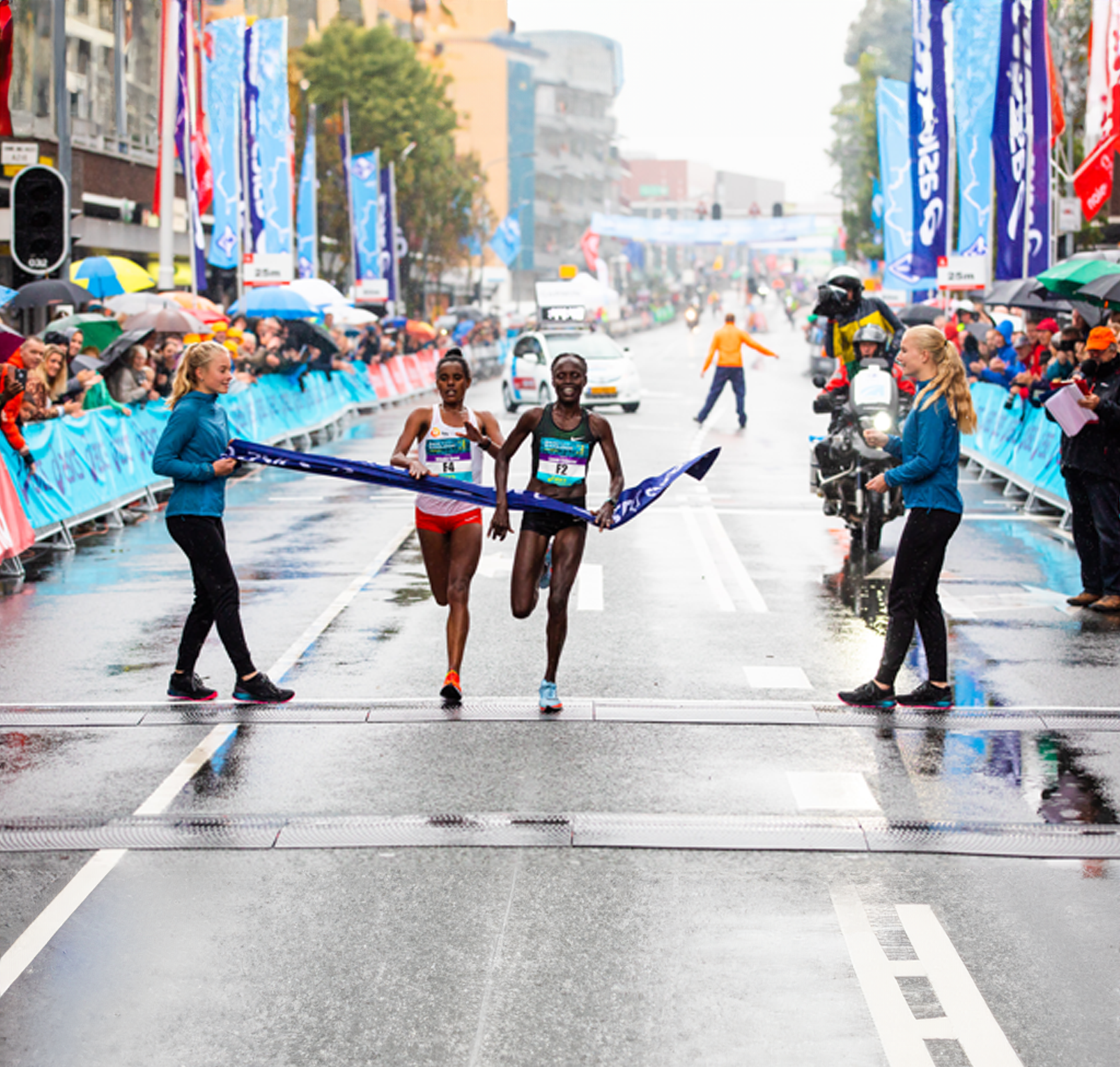buitenreclame op maat marathon bedrukte spandoeken en beachflags