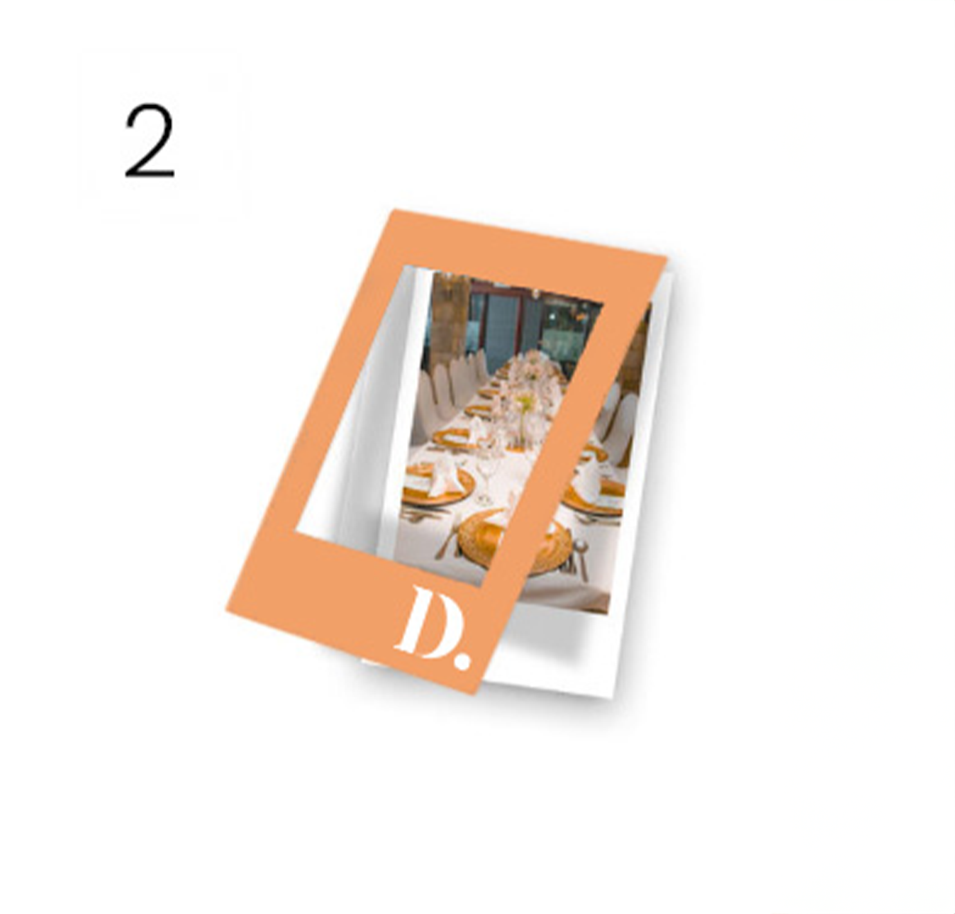 stap twee plak je polaroid foto op het bedrukte stickerframe en vouw het dicht