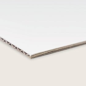 Illustratie 1,5mm golfkarton wit