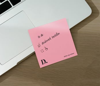 Full color Post-its voor creatieve notities