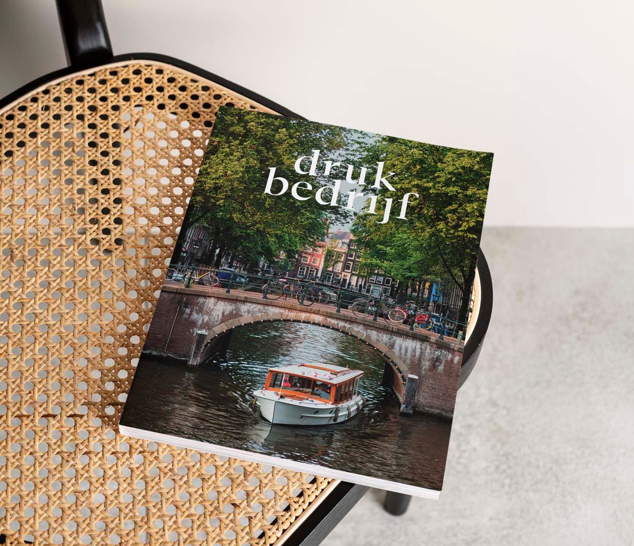 Magazine bedrukt met eigen logo en full color cover