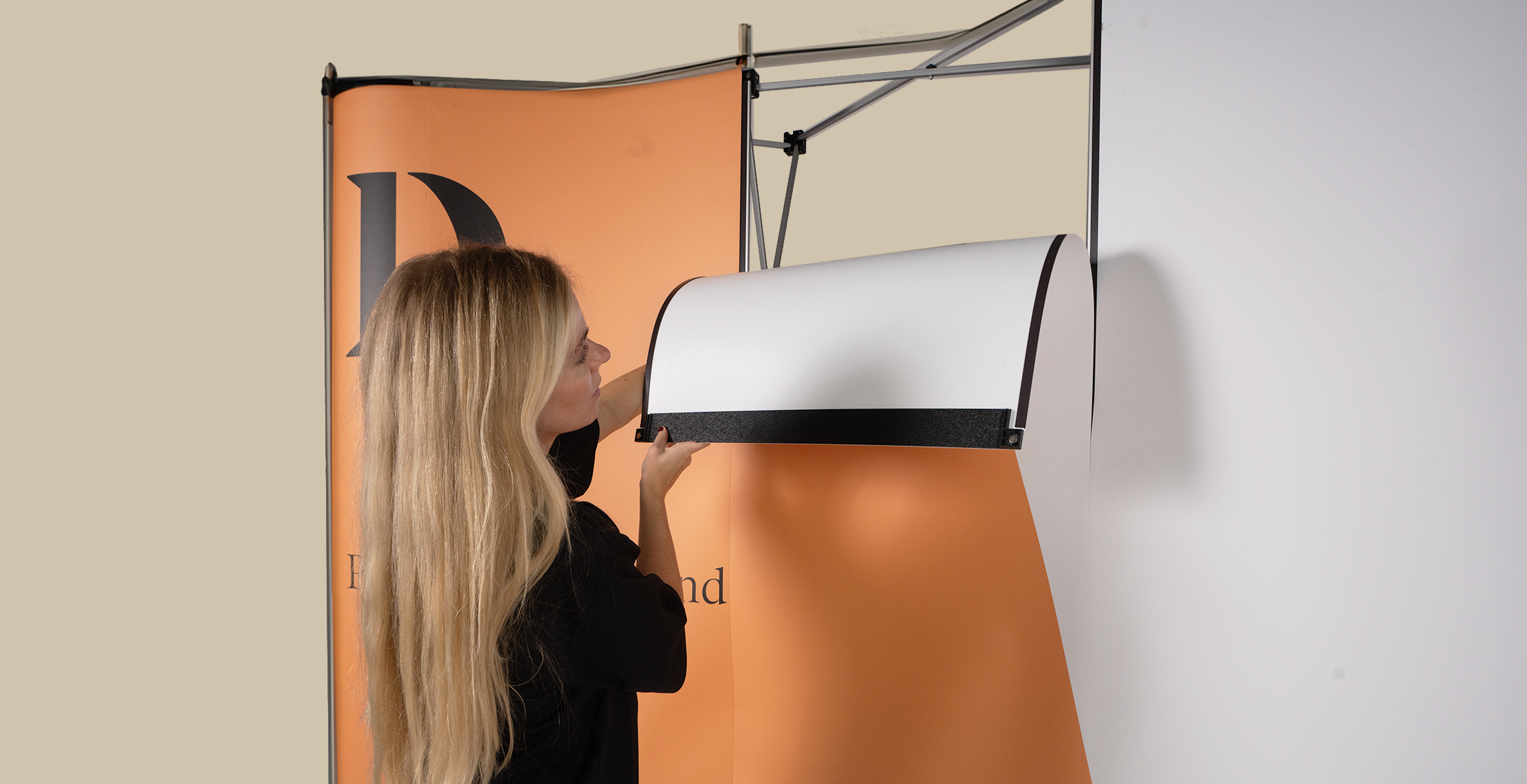 Pop-up wand opzetten met verschillende lagen afrollen tot geheel