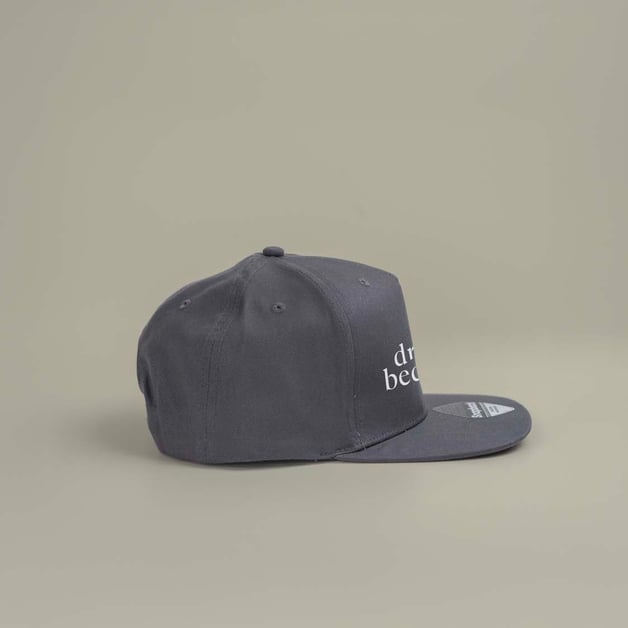 Snapback bedrukken met gepersonaliseerd ontwerp