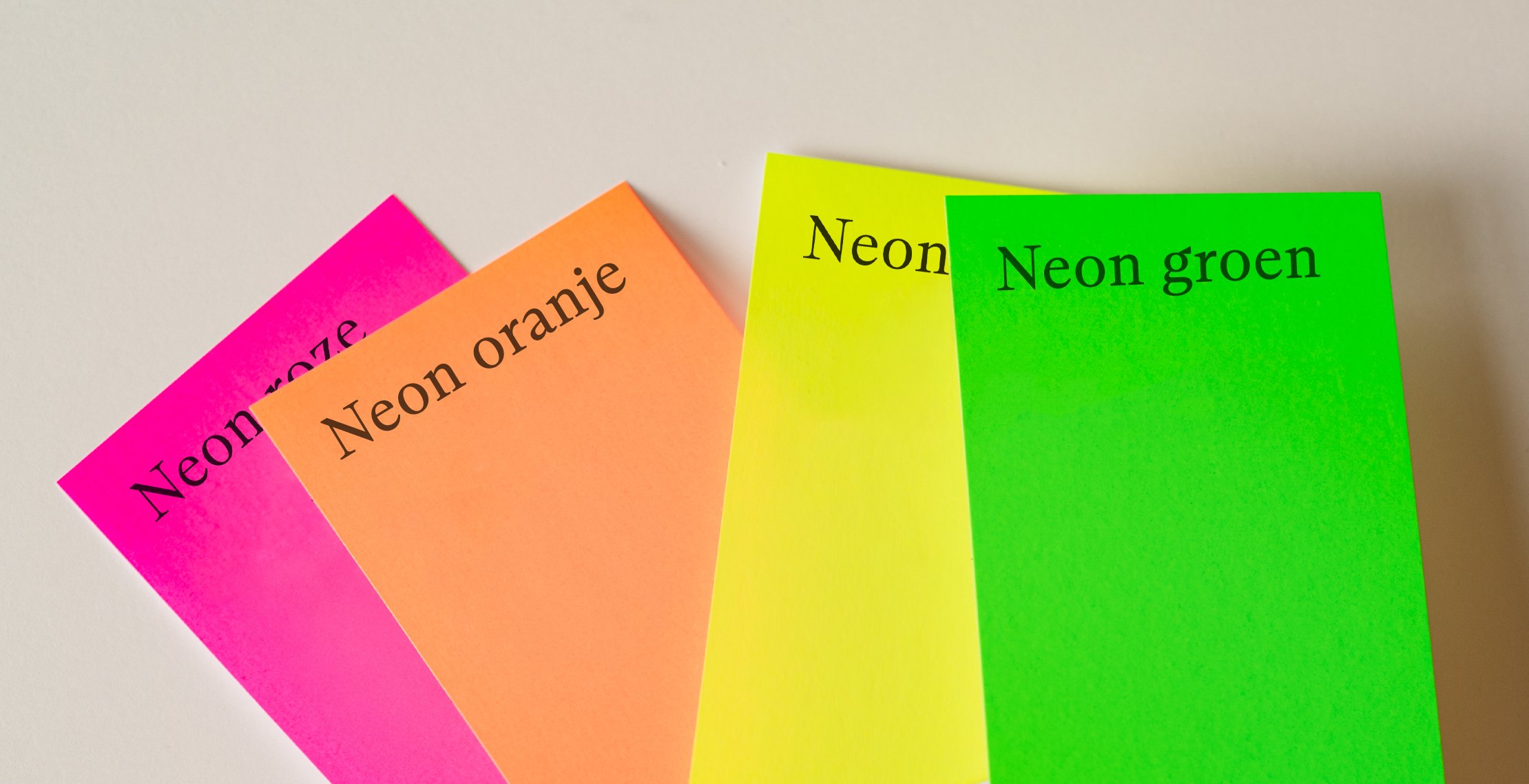 Neon kleuren waaier pantone neon drukwerk