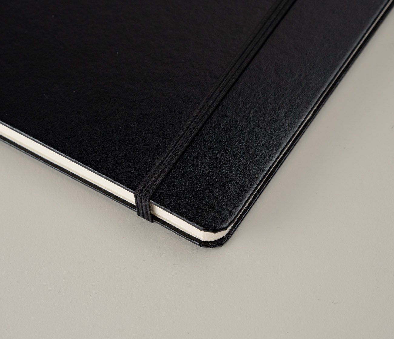 Luxe notitieboek met elastieksluiting