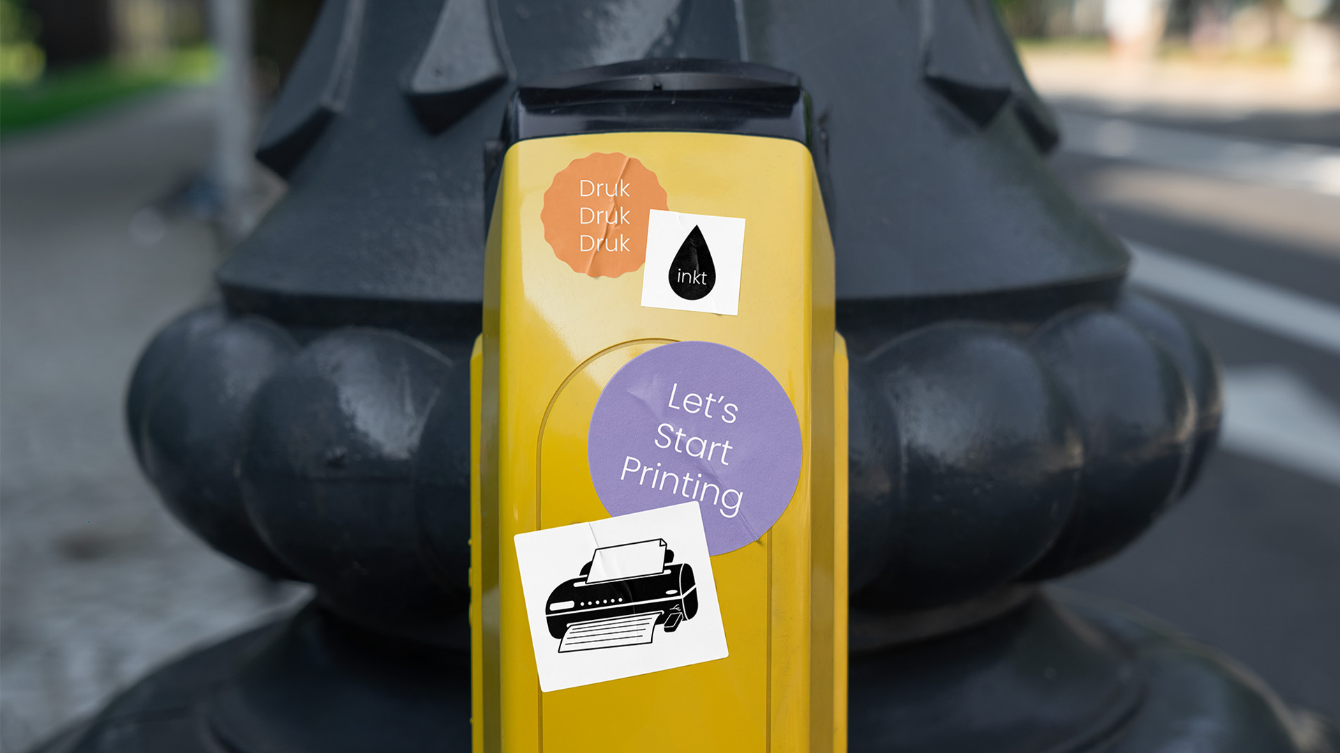 Creatief stickers wildplakken