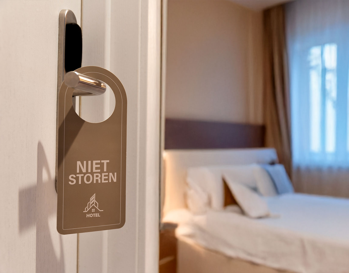 Opvallen met deurhangers