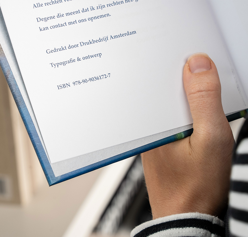 ISBN nummer bedrukt aan de binnenkant van een boek.