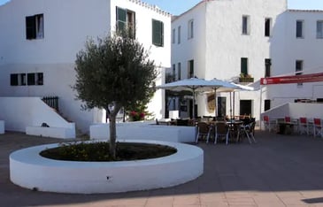 The square at Cala Torret