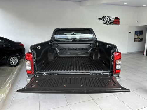 MITSUBISHI L200 4x4 AT 2020 Image 6