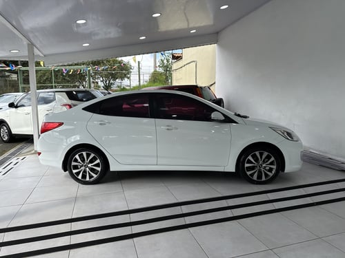 HYUNDAI accent 2016 Image 6