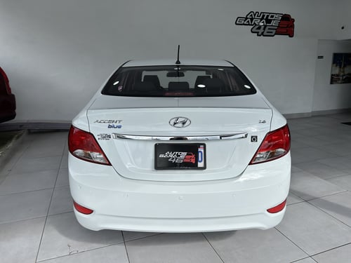 HYUNDAI accent 2016 Image 4