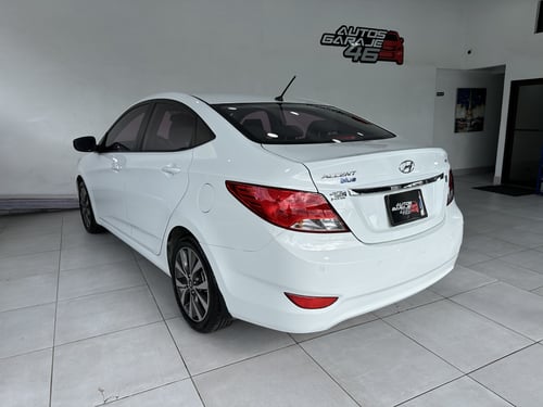 HYUNDAI accent 2016 Image 7