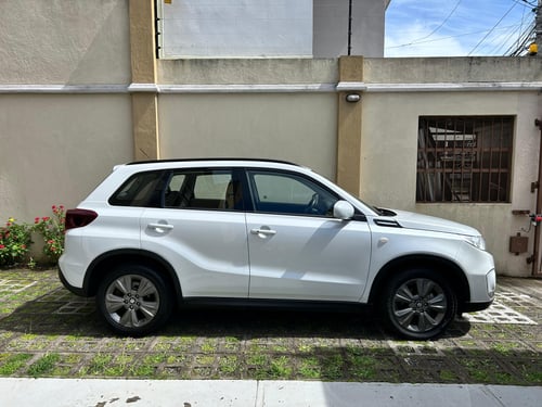 suzuki vitara 2024 Image 6