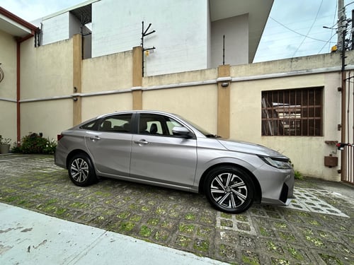 Foto de toyota yaris 2024