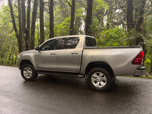 toyota hilux 2021 Image 3
