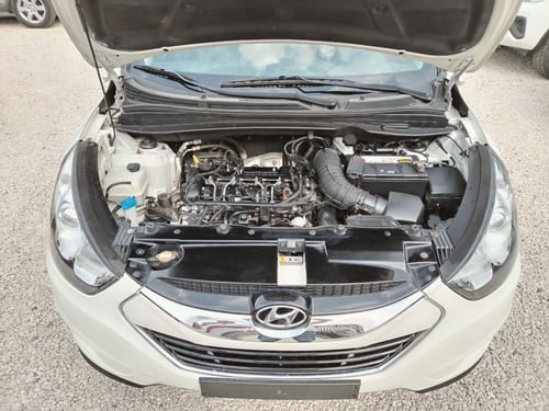 hyundai tucson 2002 Image 6