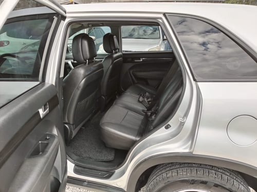 kia sorento 2011 Image 2