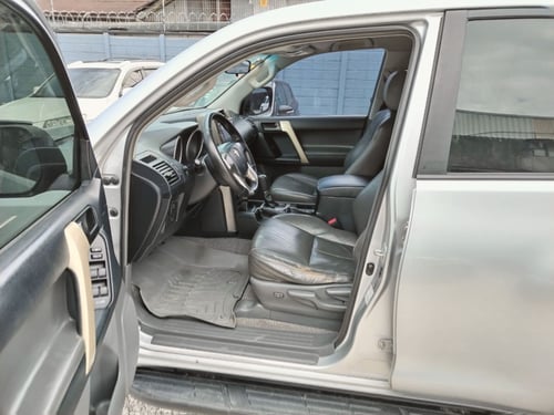 toyota prado 2011 Image 6