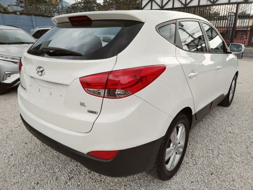 hyundai tucson 2002 Image 2