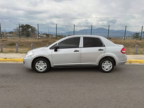 nissan tiida 2018 Image 6