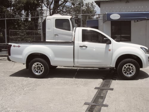 isuzu dmax 2018 Image 2