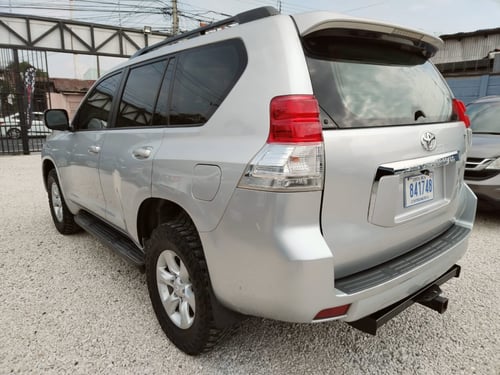 toyota prado 2011 Image 3