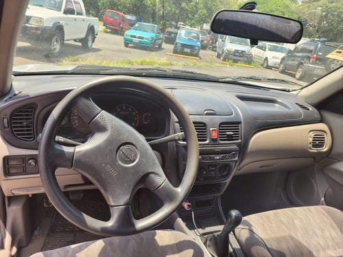 nissan almera 2001 Image 2