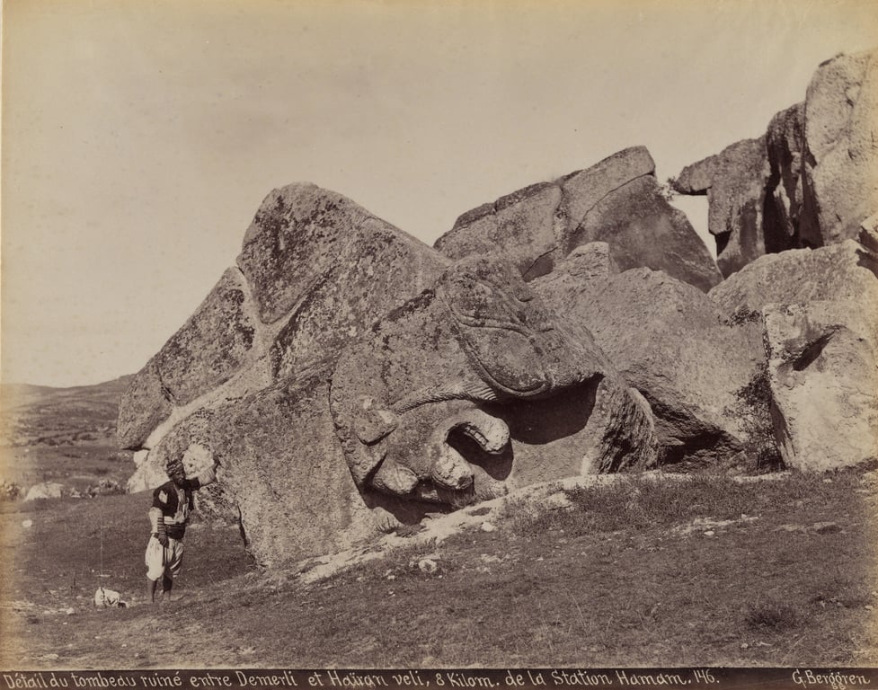 Broken Lions' Rock — before | Broken Lions' Rock