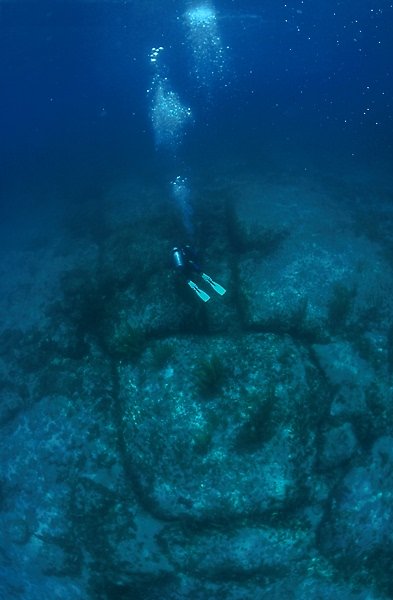 Unusual Formation Udnerwater Bahamas — Bimini Road