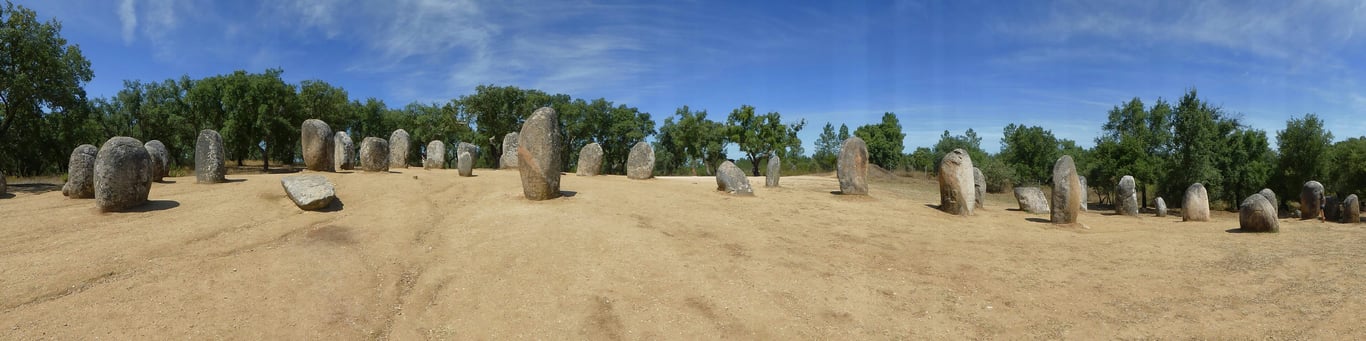 Almendres Cromlech Evora Portugal 104 Wm 34717869 — Almendres Cromlech
