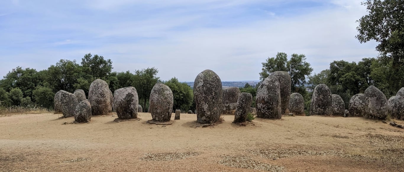Almendres Cromlech Megaliths Guadalupe 104 Wm 79749557 — Almendres Cromlech