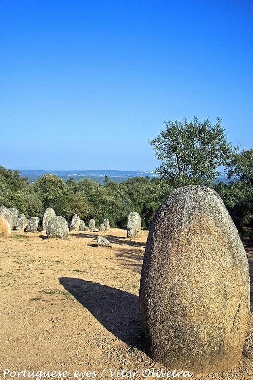 Almendres Cromlech Standing Stones 104 Wm 77611138 — Almendres Cromlech