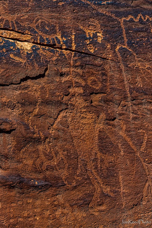 Antropomorphic Figures Archaic Peoples — Sand Island Petroglyphs