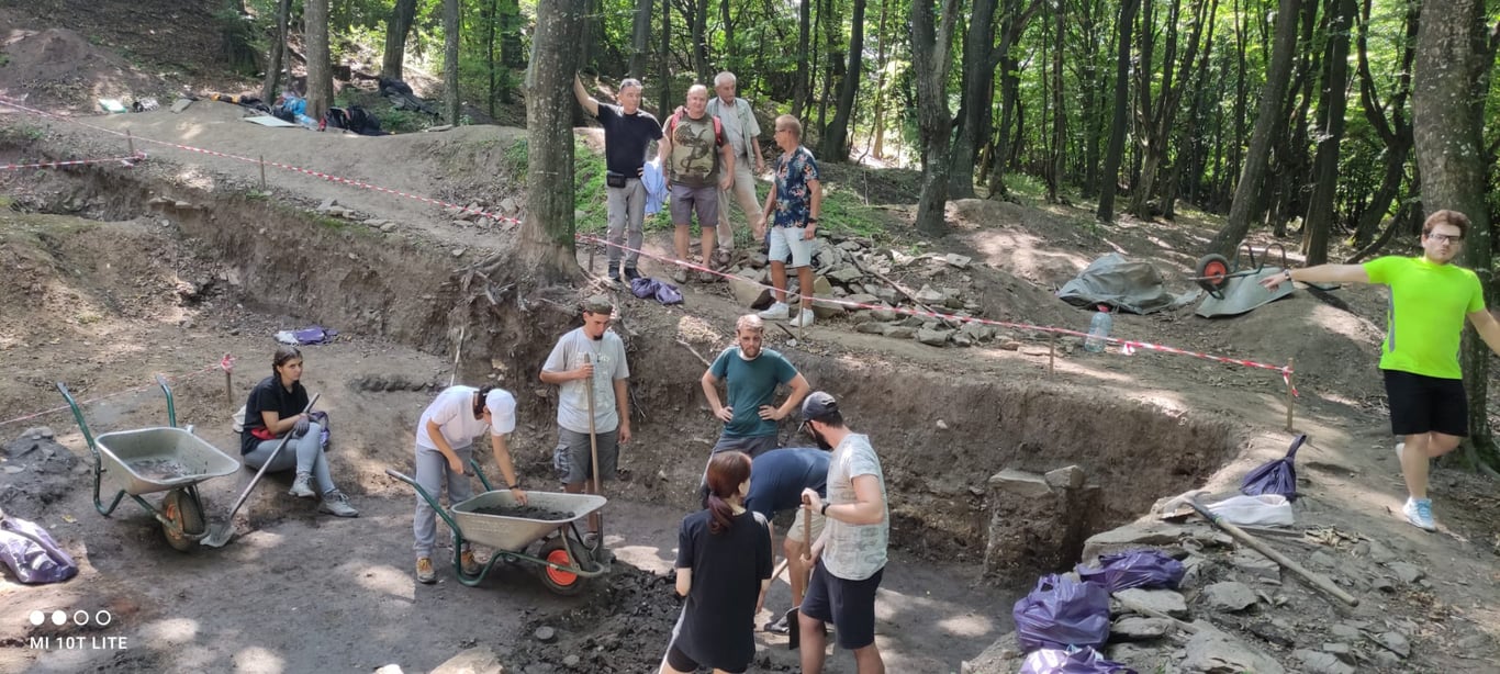 Archaeology Dig Tilisca Dacian Camp — Day 2, Dacian Archaeology